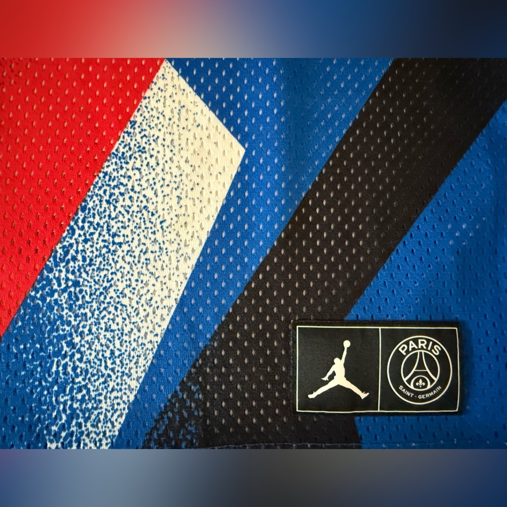 Nike Air Jordan x PSG Paris Saint Germain Jersey in Hyper Cobalt
Size Medium - Picture 4 of 4
